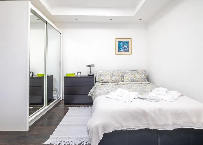 Central London Bayswater Large One Bedroom Studio, Late Check-In