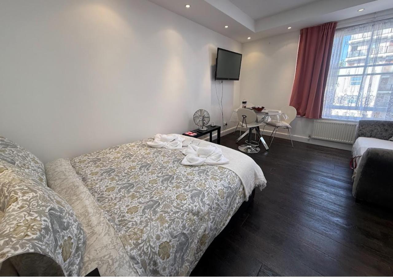 Bayswater Large One Bedroom Studio, Late Check-in Londres