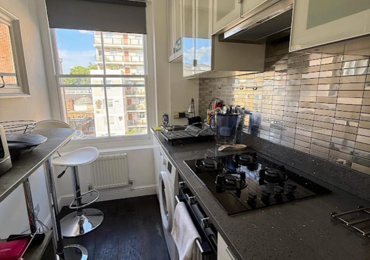 Bayswater Large One Bedroom Studio, Late Check-in *