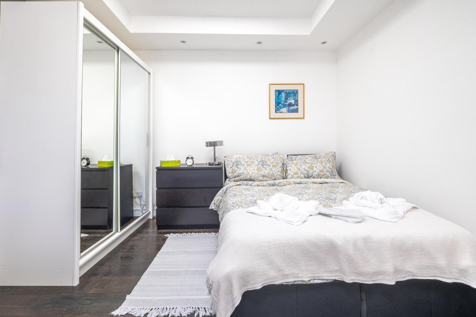 Apartamento Bayswater Large One Bedroom Studio, Late Check-in *