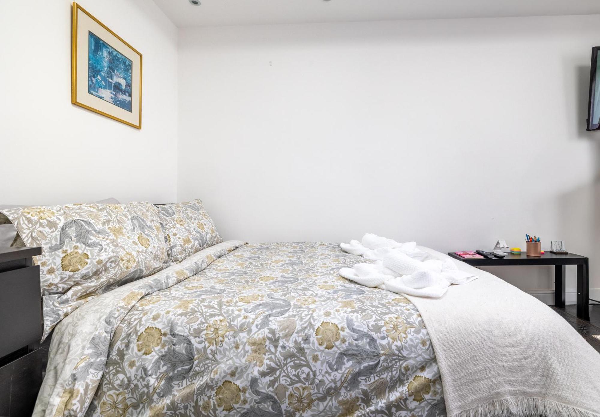 Apartamento Bayswater Large One Bedroom Studio, Late Check-in *
